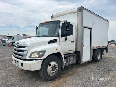 2015 Hino 268 4x2 Moving Van Truck