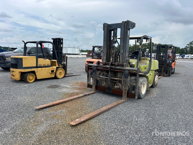 2011 Clark CMP-60D Pneumatic Tire Forklift