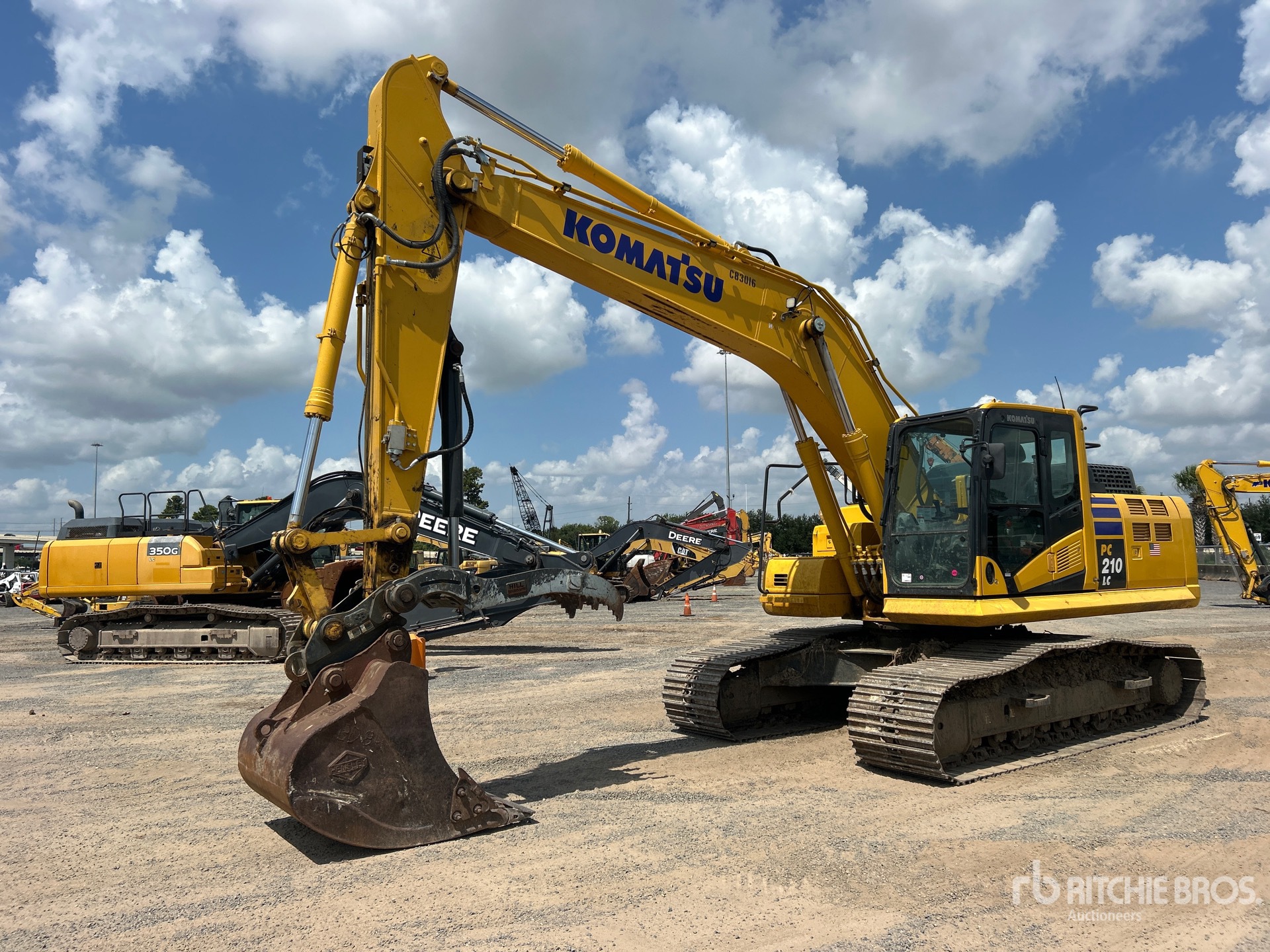 2025 Komatsu PC210LC-11 Tracked Excavator