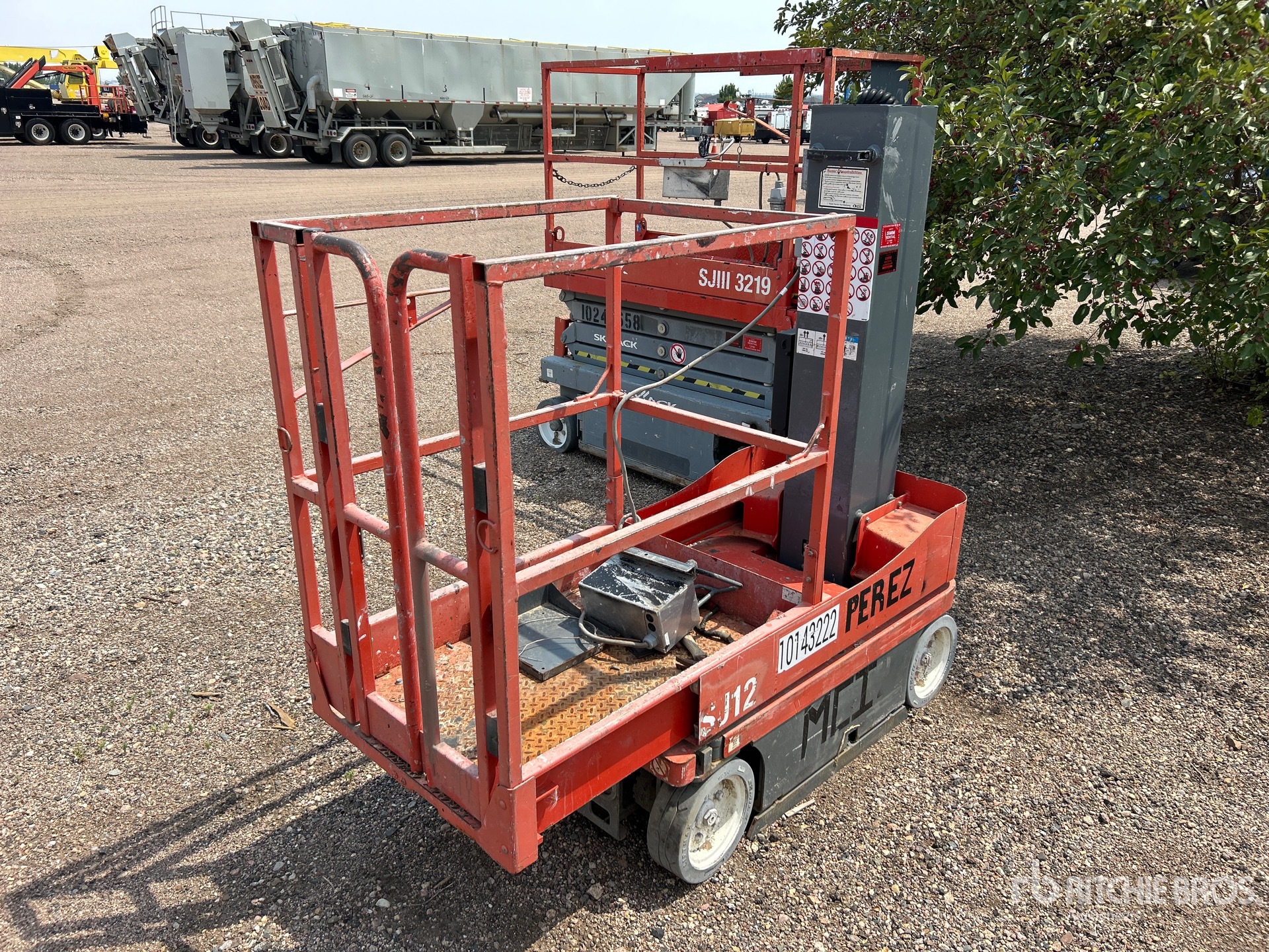 2013 Skyjack SJ12 Vertical Mast Lift