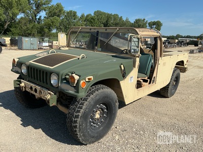 2006 AM General M1097R1 HMMWV 2 Door Soft Top w/Truck Body