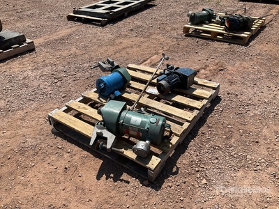 Quantity of (3) Mixer معدات الخرسانة