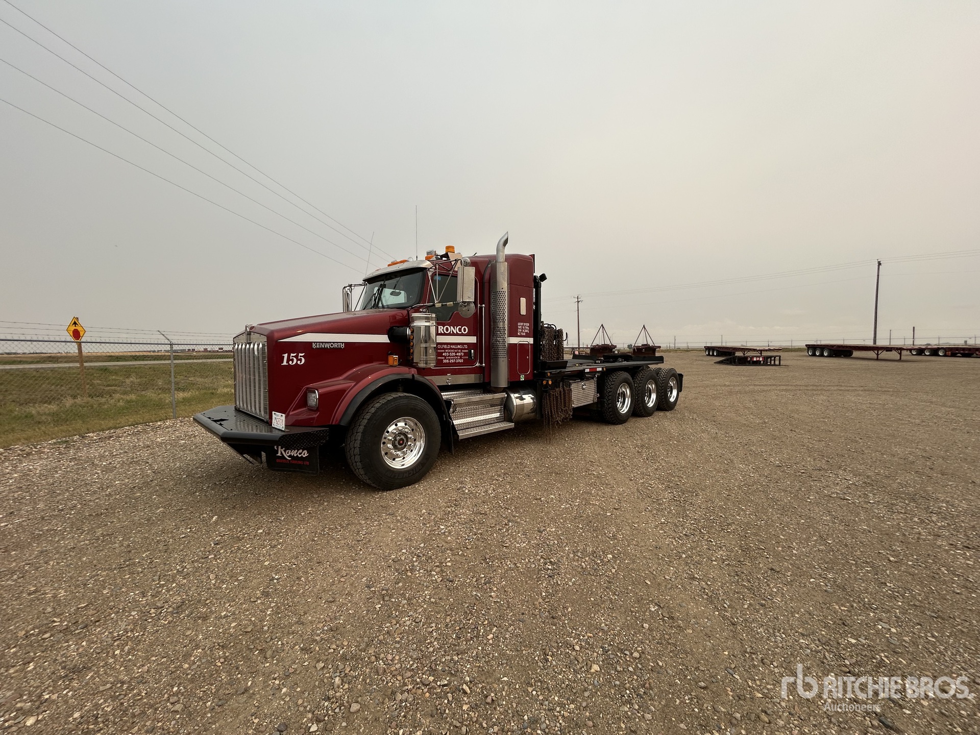 2013 Kenworth T800 Wide Hood 8x6 Sleeper Winch Truck