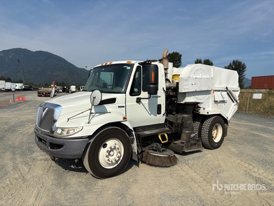Tymco 600 on 2008 International DuraStar 4300 Sweeper Truck