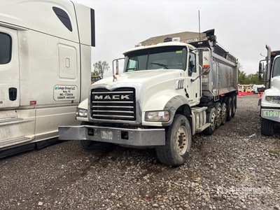 2016 Mack GU713 12x4 Simple 16 5 ejes Camión dumper