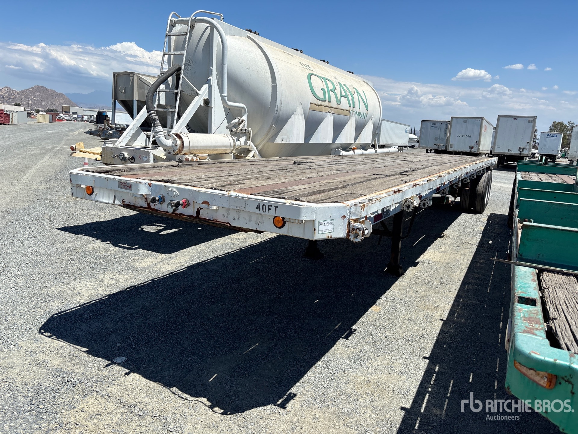 1980 Lufkin 40 ft T/A Flatbed Trailer