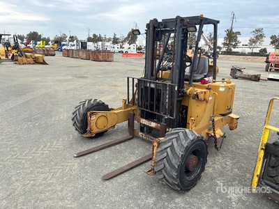2002 Noble TM50 5000 lb Chariot élévateur sur camion
