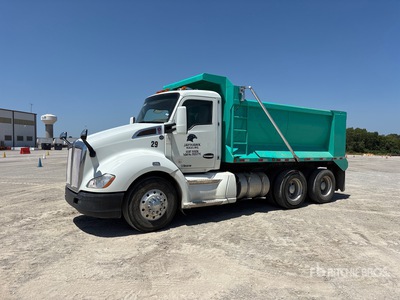 2015 Kenworth T680 6x4 T/A Dump Truck