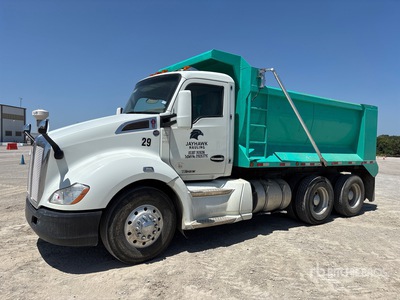 2015 Kenworth T680 6x4 T/A Dump Truck