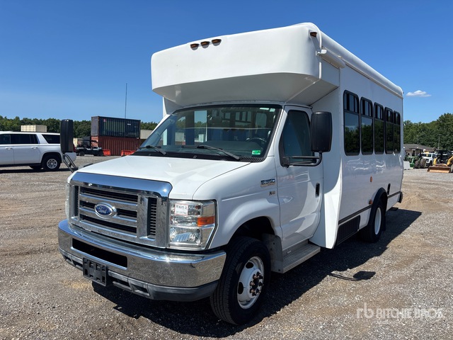 2014 Ford E-350 11-Seat Transit Bus