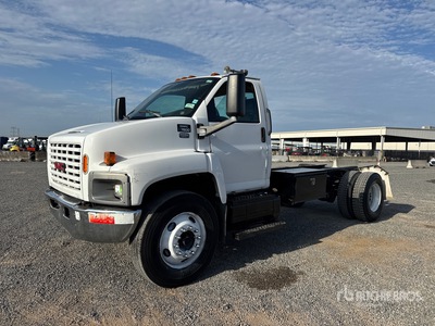 2005 GMC C7500 4x2 Cab and Chassis