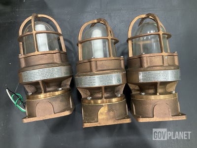 (3) Pauluhn Electric EPC30B Lighting Fixtures