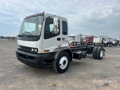 2007 GMC T7500 4x2 Extended Cab Cab and Chassis