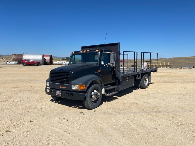1991 International 4700 4x2 Flatbed Truck