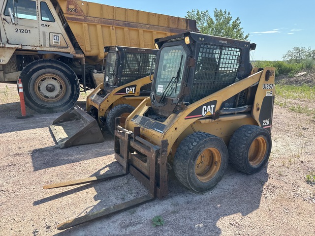 2001 Cat 226 Skid Steer Loader 2001 Cat 226 Skid Steer Loader