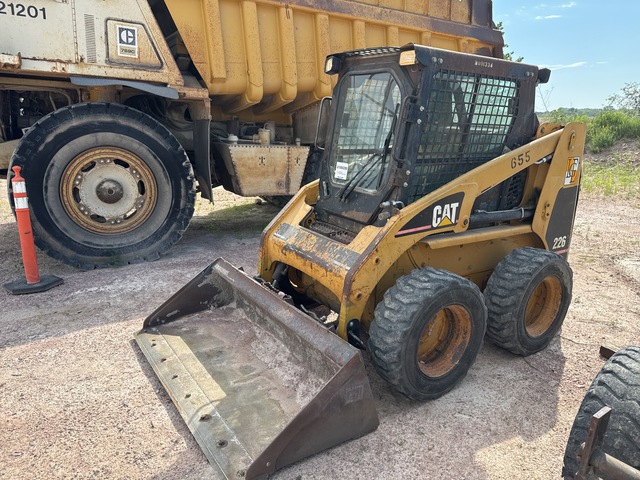 2002 Cat 226 Skid Steer Loader 2002 Cat 226 Skid Steer Loader