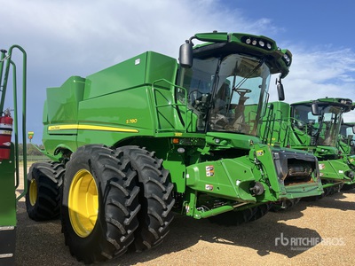 2024 John Deere S780 4x4 コンバイン