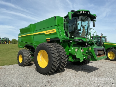 2025 John Deere S7 800 4x4 コンバイン