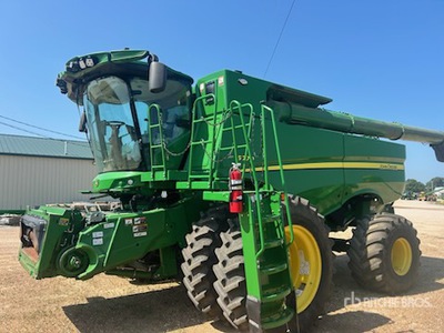 2024 John Deere S770 4x4 コンバイン