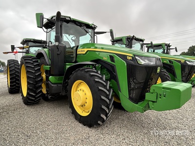 2025 John Deere 8R 250 4WD Tractor