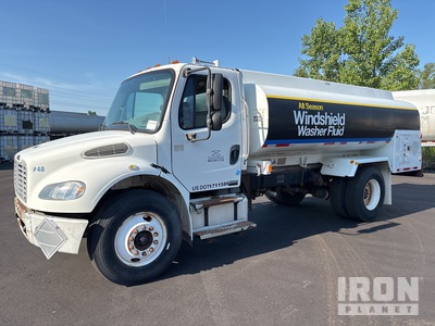 2005 Freightliner M2 106 2200 gal 4x2 Tanker Truck