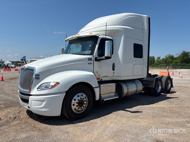 2022 International LT625 6x4 T/A Sleeper Truck Tractor