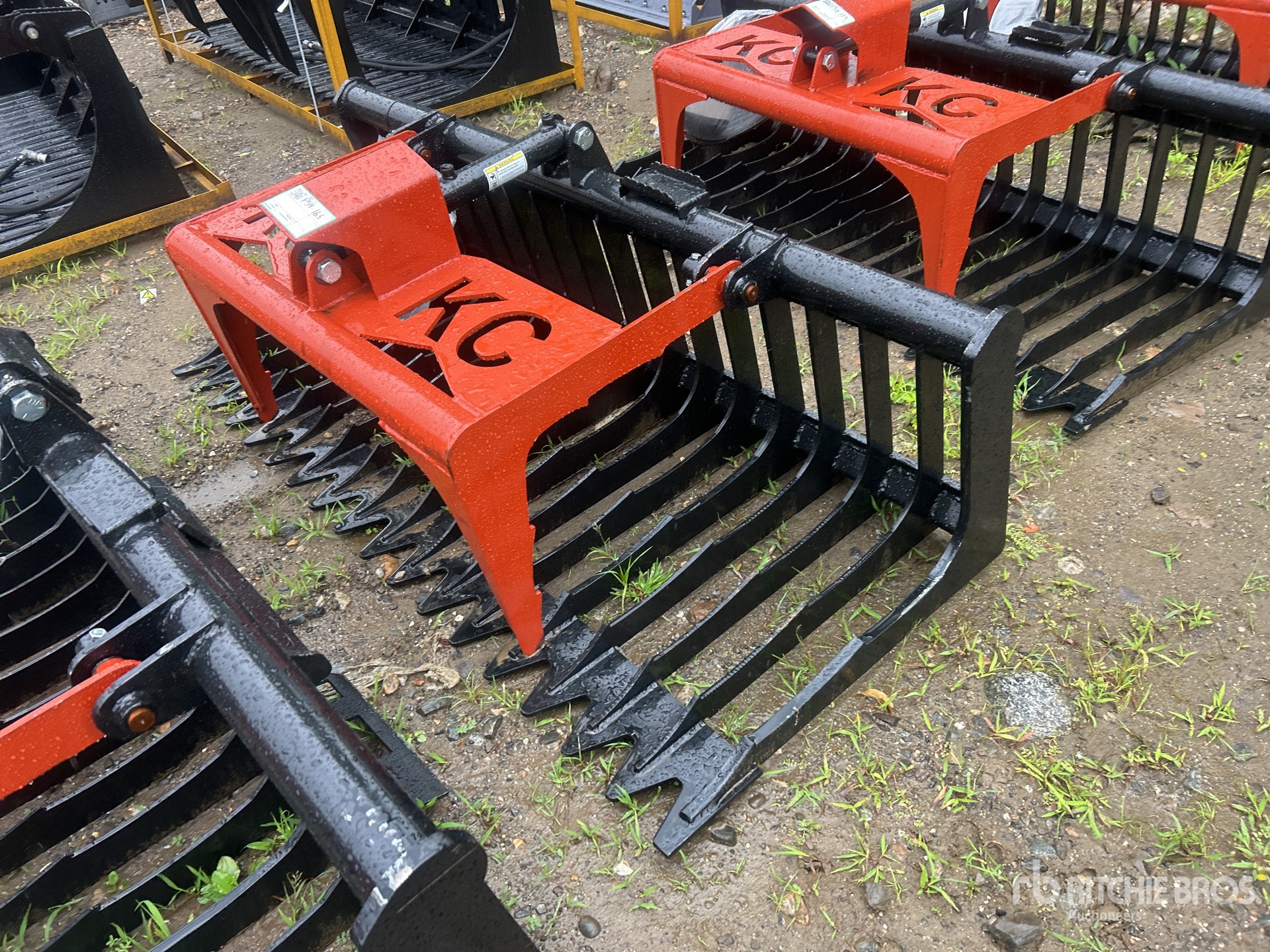 2025 Kit Containers QT-SG-S76-V3 75 in Skid Steer Grapple (Unused)