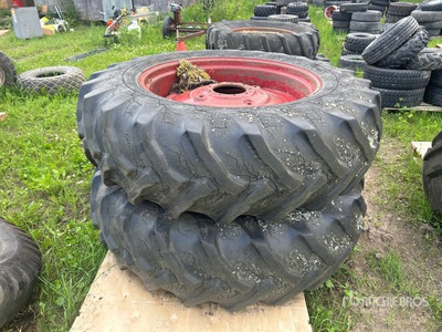 Quantity of (2) Goodyear 18.4-38 を見 Tires