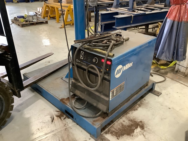 2017 Miller Deltaweld 452 MIG Electric Welder
