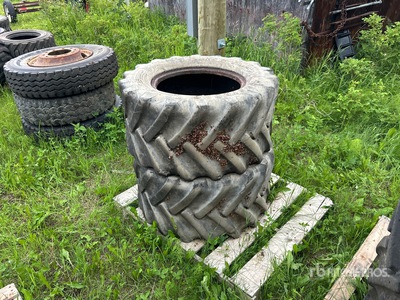 Quantity of (2) Armstrong 38x18.00-20 を見 Tires