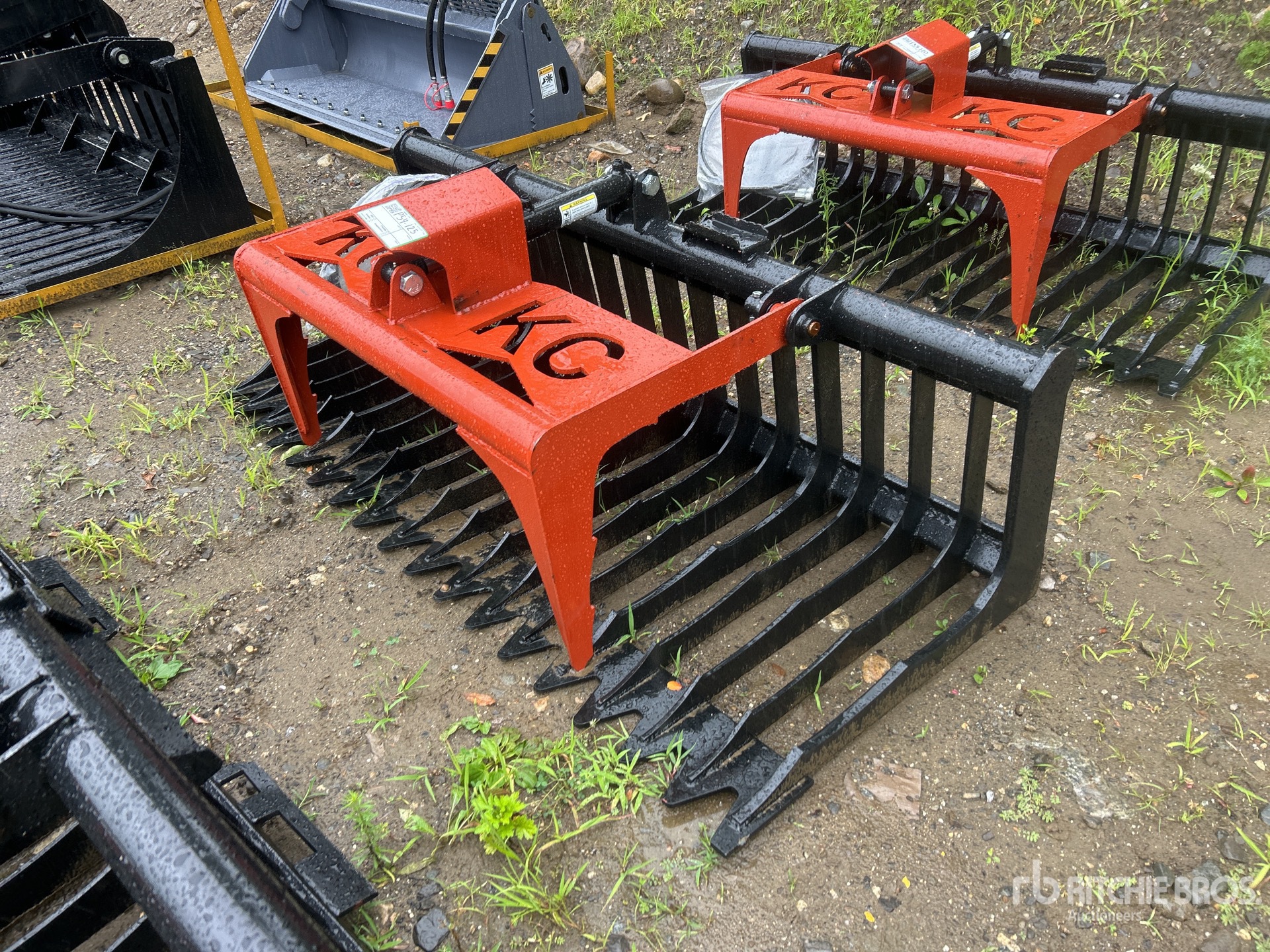 2025 Kit Containers QT-SG-S76-V3 75 in Skeleton Skid Steer Grapple (Unused)