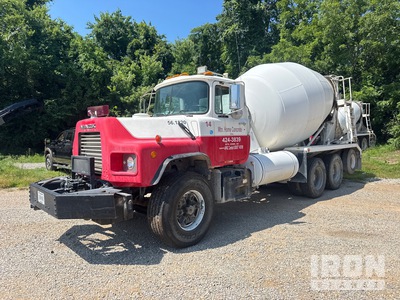 1995 Mack DM690S 8x4 Mixer Truck