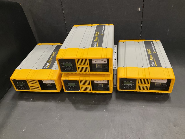(4) Iris Technology Quiet Power 1800 Power Inverters