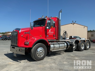 2016 Kenworth T800 8x4 Heavy Haul Day Cab Truck Tractor