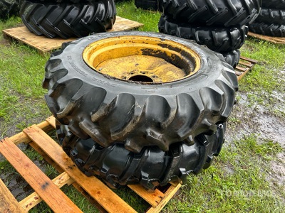 Quantity of (2) Goodyear 11.2-24 を見 Tires