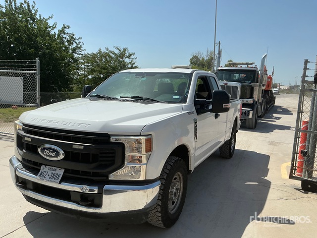 2022 Ford F-250 4x2 Extended Cab Pickup