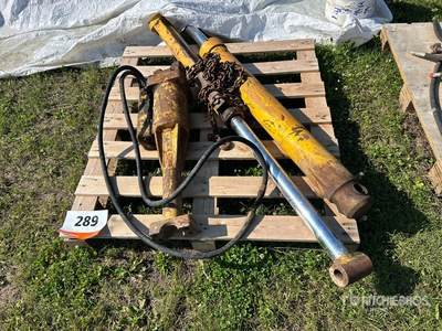 Quantity of Hydraulic Cylinders その他 - 機械部品