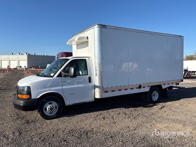 2024 GMC Savana G3500 4x2 Camiones