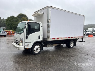 2025 Isuzu NPR 4x2 冷蔵トラック