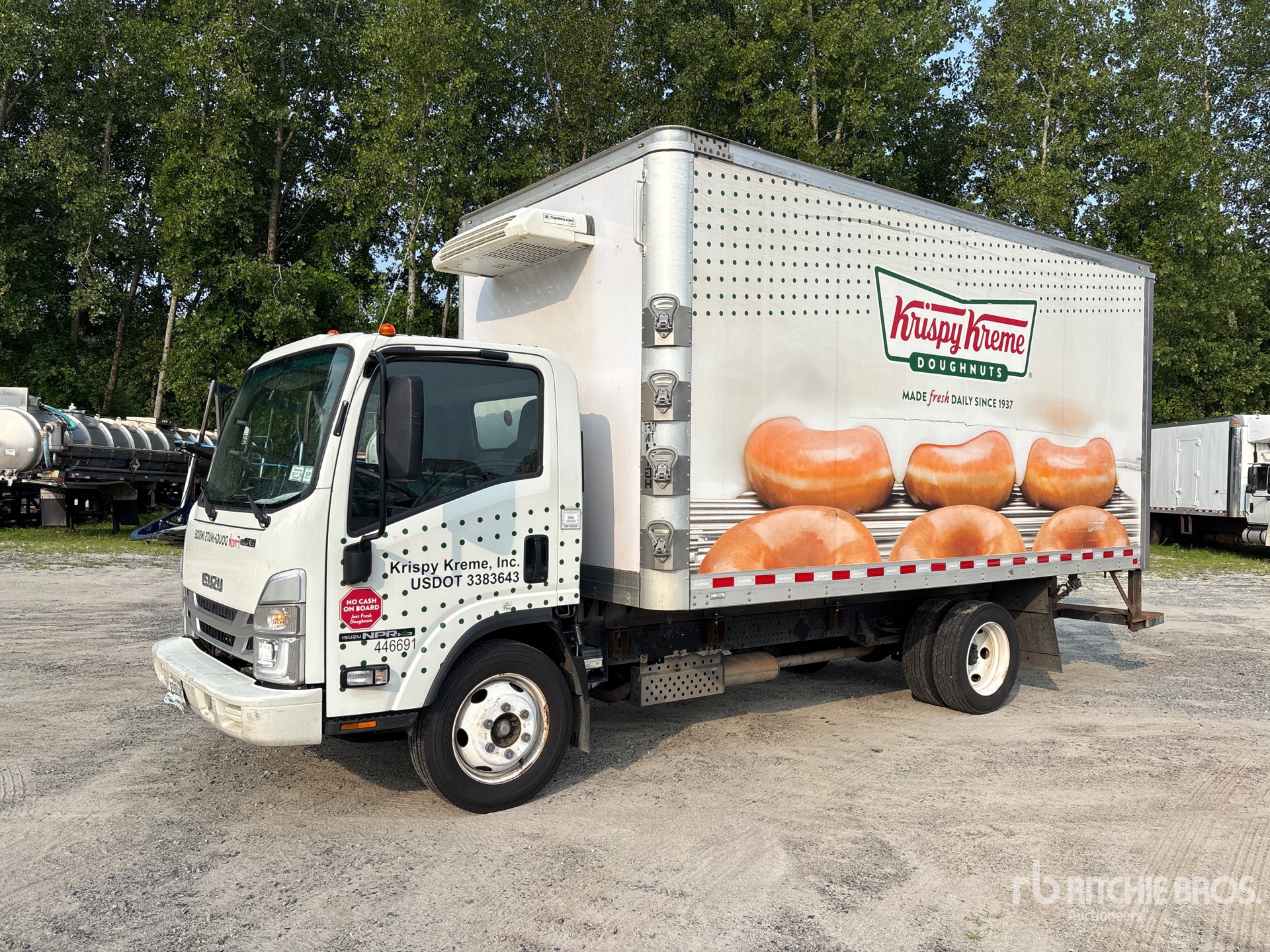 2025 Isuzu NPR 4x2 Refrigerated Truck