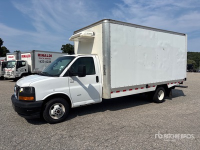 2024 GMC Savana 3500 4x2 冷蔵トラック