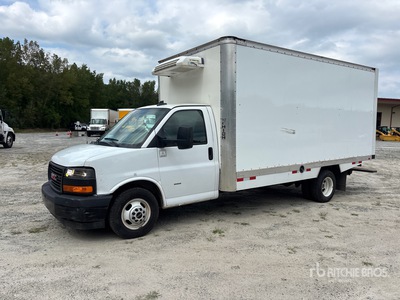 2023 GMC Savana 3500 4x2 Camiones
