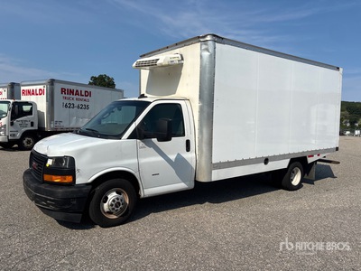 2023 GMC Savana 3500 4x2 Refrigerated Truck