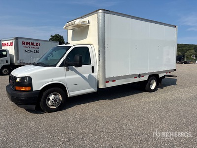2023 GMC Savana 3500 4x2 Refrigerated Truck
