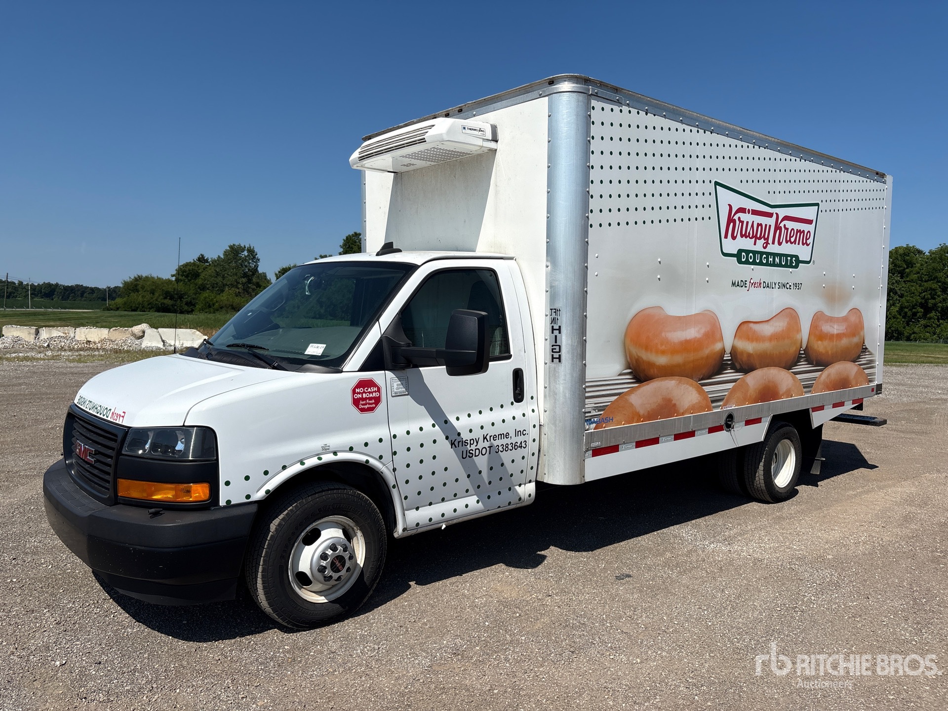 2023 GMC Savana G3500 4x2 Refrigerated Truck
