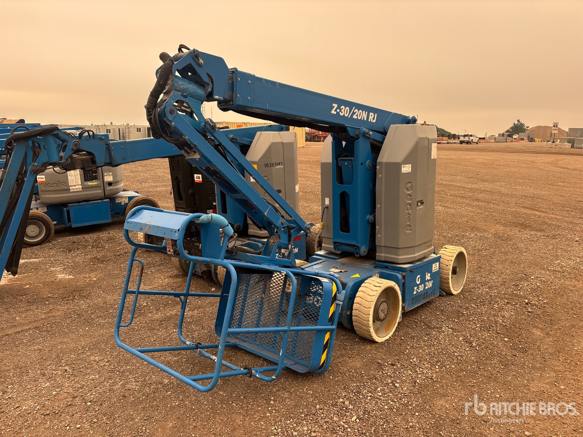 2015 Genie Z-30/20N RJ 2WD Electric Articulating Boom Lift