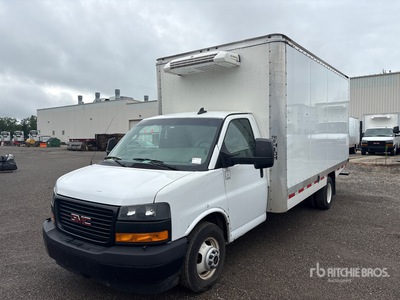 2023 GMC Savana G3500 4x2 Camions - frigorifiques