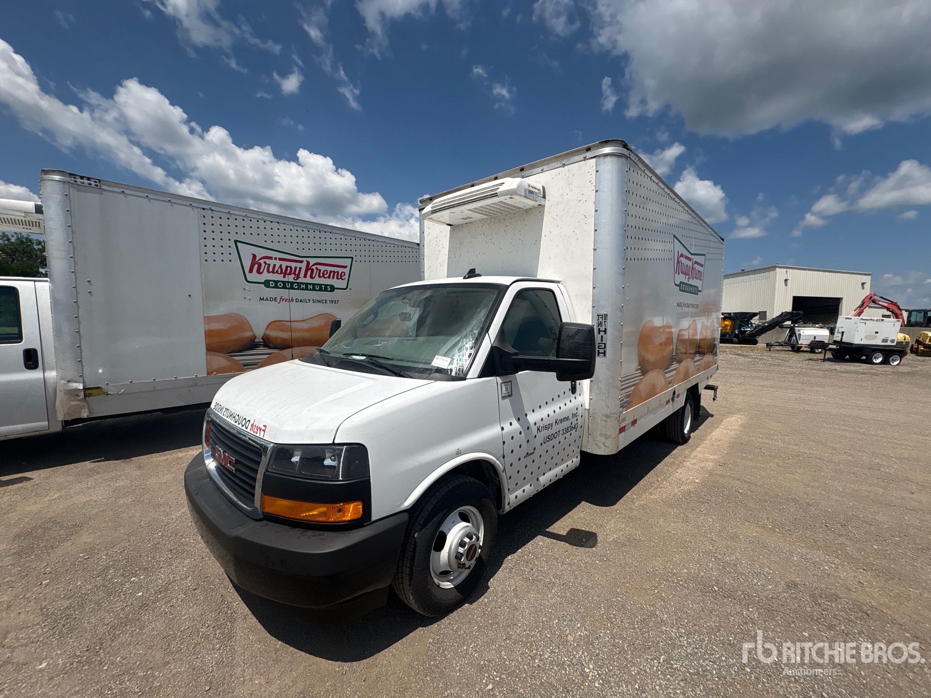 2023 GMC Savana G3500 4x2 Refrigerated Truck