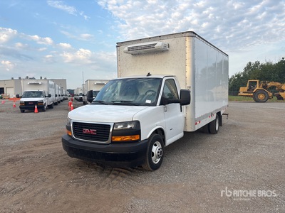 2023 GMC Savana G3500 4x2 冷蔵トラック