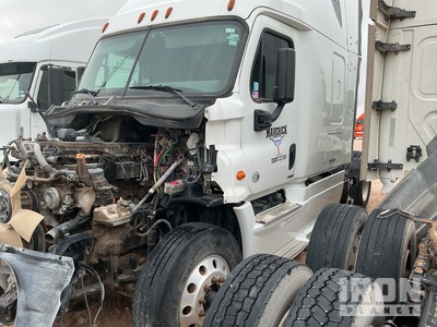 2016 Freightliner Cascadia 113 6x4 T/A Day Cab Truck Tractor (Inoperable)